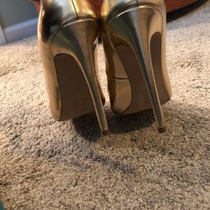 3 pairs...gold, teal, black Heels size 10